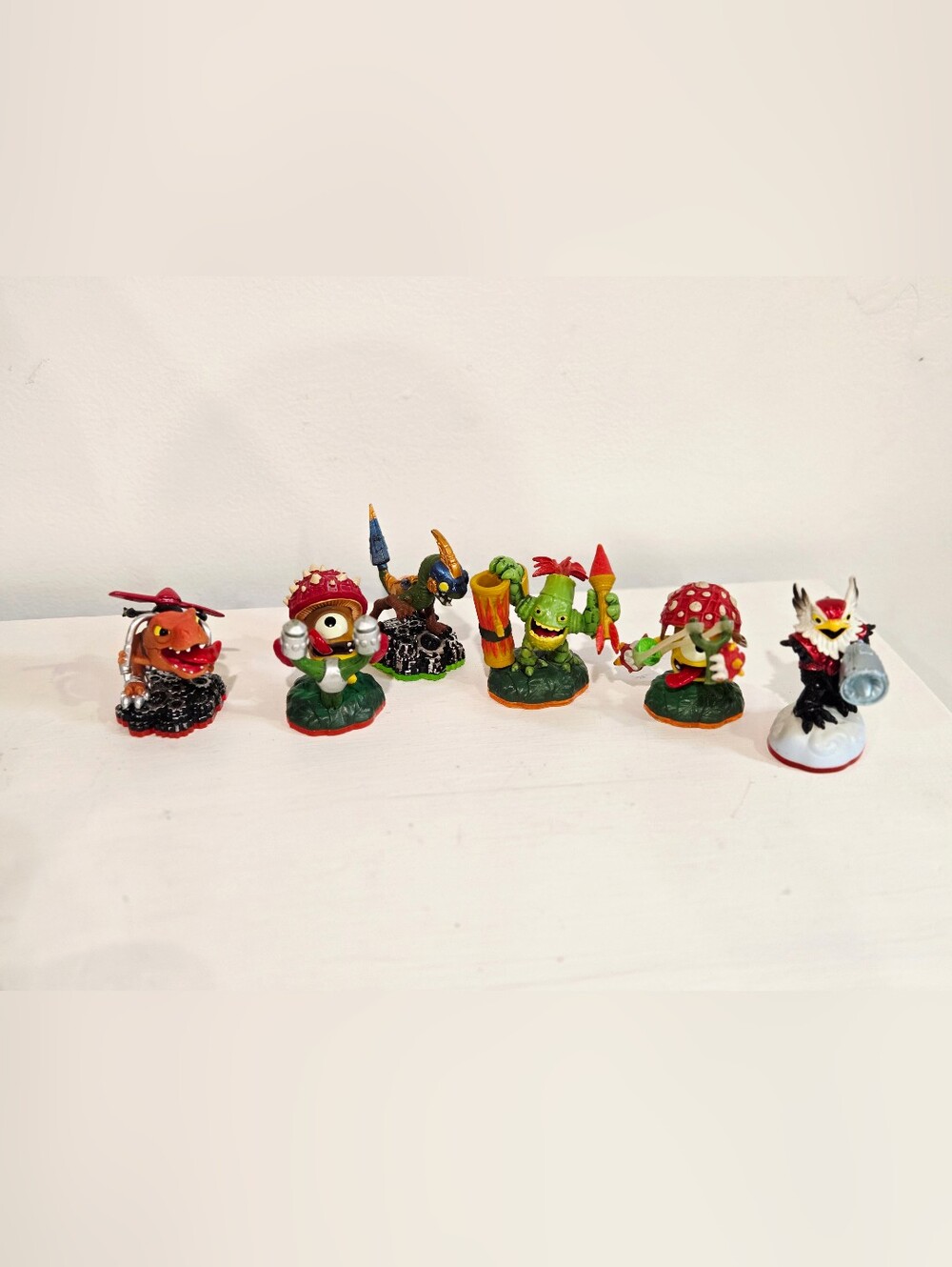 Skylanders Lot of 6 Figures Chopper Zook Jet-Vac Drobot